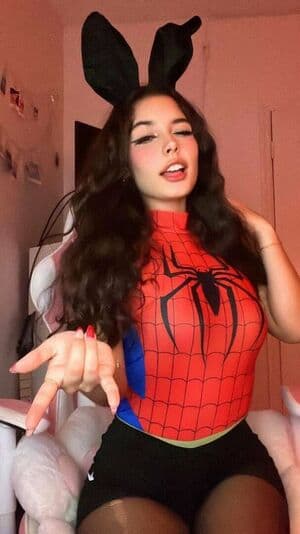 Alee Babe Nude  Leaks 4 Photos