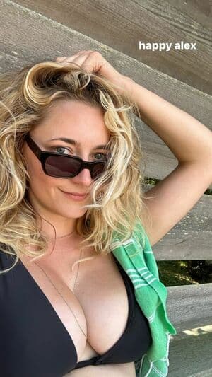 Alexandra Vreeland Nude OnlyFans Leaks 1 Video and 1 Photos