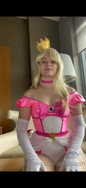 Alice March Nude  Leaks 2 Photos