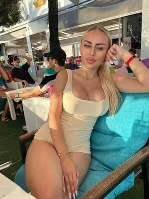 Alicia Bell Nude OnlyFans Leaks 4 Photos