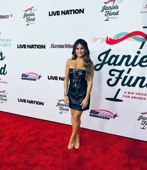 Alison Victoria Nude  Leaks 3 Photos