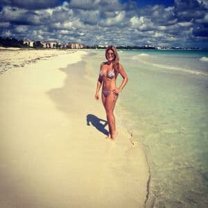 Alison Victoria Nude  Leaks 3 Photos