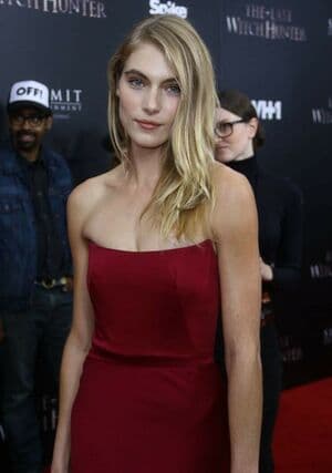 Allegra Carpenter Nude  Leaks 16 Photos