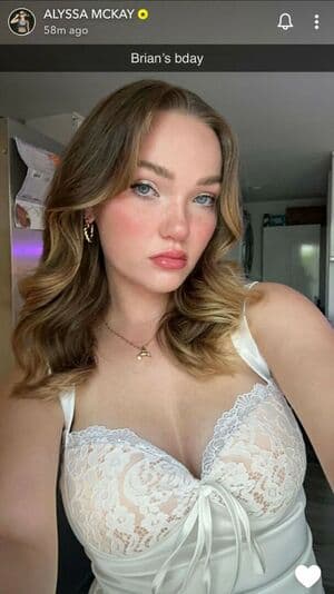 Alyssa Mckay Nude  Leaks 5 Photos