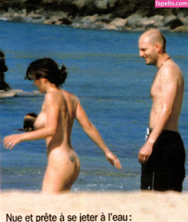 Click to view full size Alyssa Milano Nude Leaks 14 Photos