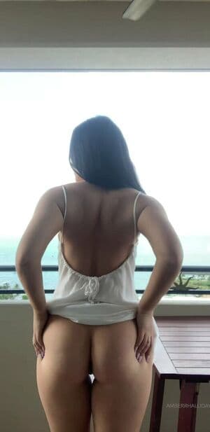 Amber Halliday Nude  Leaks 6 Photos