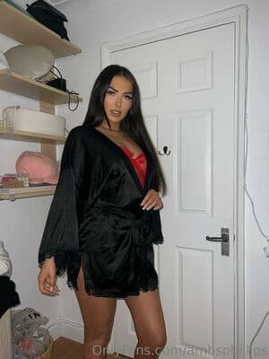 Amber Phillips Nude  Leaks 3 Photos