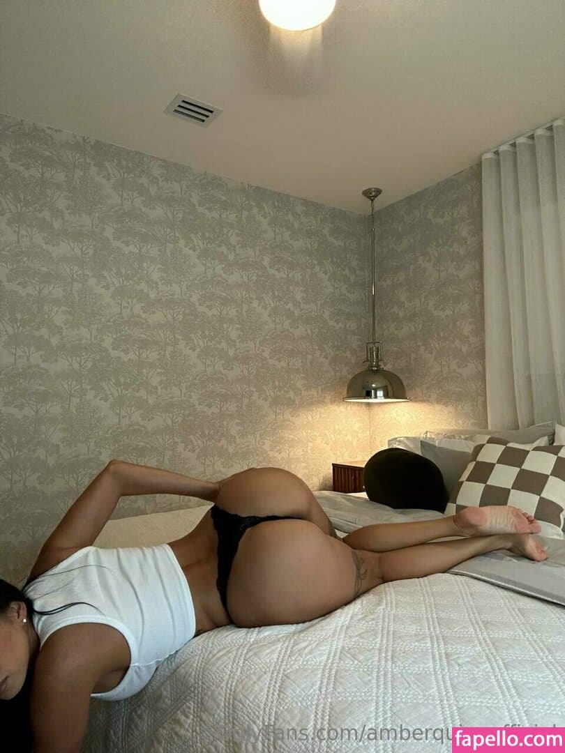 Amber Quinn Nude  Leaks 2 Photos