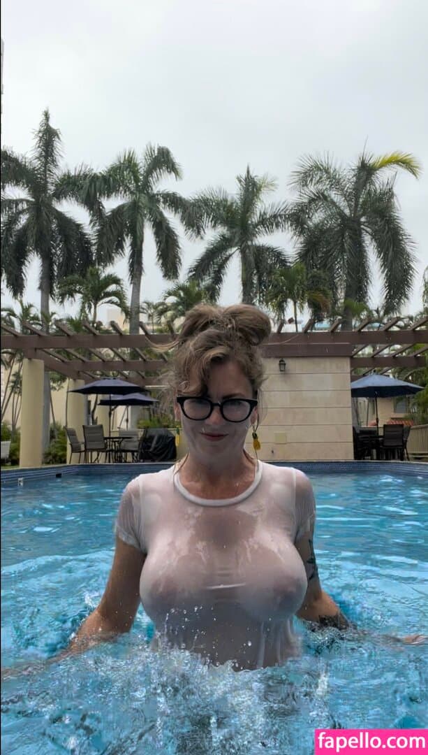 Amy Damon Nude  Leaks 9 Photos