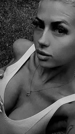 Amy Mason Nude  Leaks 3 Photos