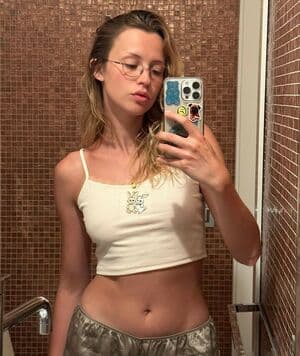 Angèle Van Laeken Nude  Leaks 4 Photos