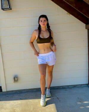 April Brinson Nude  Leaks 18 Photos