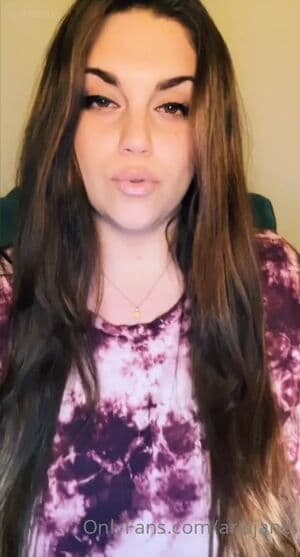 Aria Jane Nude  Leaks 4 Photos