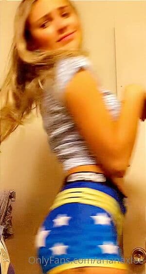 Ariana Lee Nude  Leaks 1 Video and 13 Photos