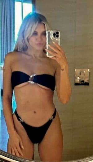 Ashley Roberts Nude OnlyFans Leaks 4 Photos