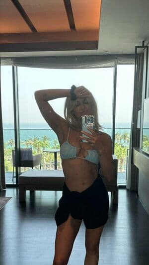 Ashley Roberts Nude OnlyFans Leaks 4 Photos