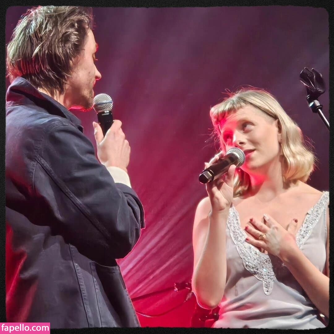 Aurora Aksnes Nude  Leaks 4 Photos