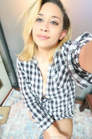 Aurora Jolie Nude  Leaks 4 Photos