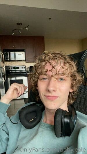 baby.cale Nude  Leaks 3 Photos