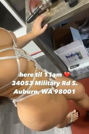 Beamer Babe Nude  Leaks 4 Photos