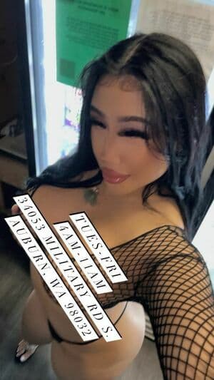 Beamer Babe Nude  Leaks 4 Photos