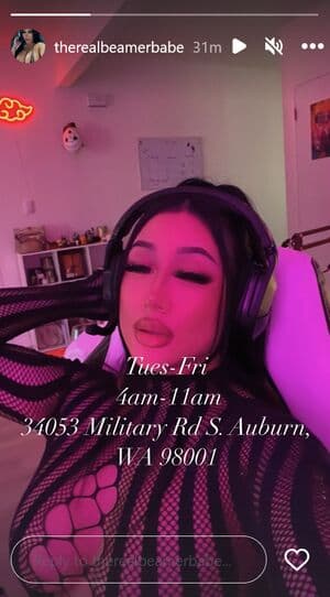 Beamer Babe Nude  Leaks 4 Photos