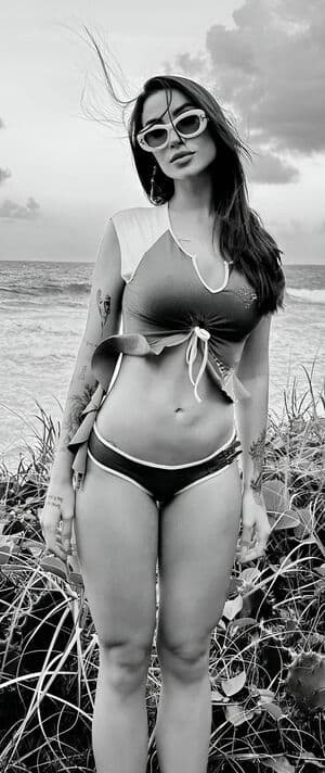 Click to view full size Bianca Andrade Nude Leaks 3 Photos