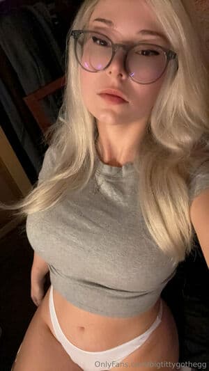 bigtittygothegg Nude  Leaks 2 Photos
