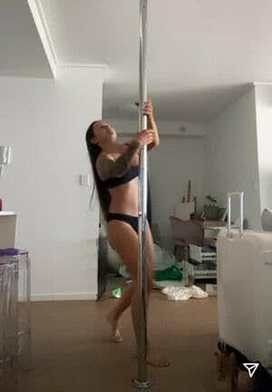 Biker Biddie Nude OnlyFans Leaks 4 Photos