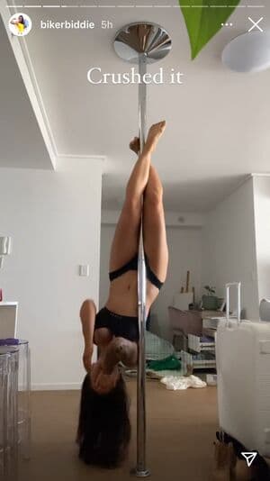Biker Biddie Nude OnlyFans Leaks 4 Photos
