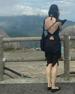 Caroline Polachek Nude  Leaks 11 Photos