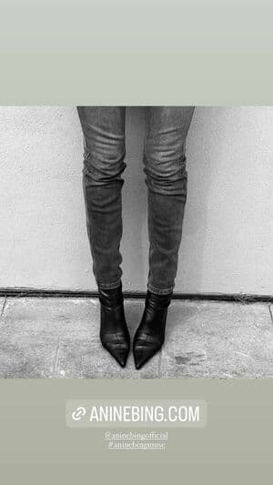 Charlotte Lawrence Nude OnlyFans Leaks 6 Photos