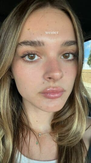 Charlotte Lawrence Nude OnlyFans Leaks 6 Photos