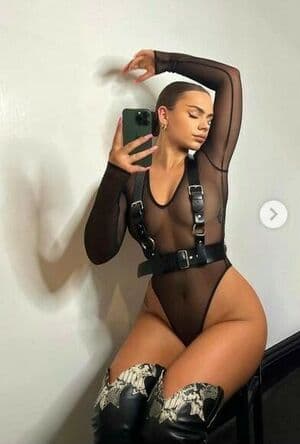 charlotte.maynard Nude  Leaks 6 Photos