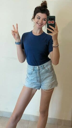 Chloe Lockley Nude  Leaks 8 Photos