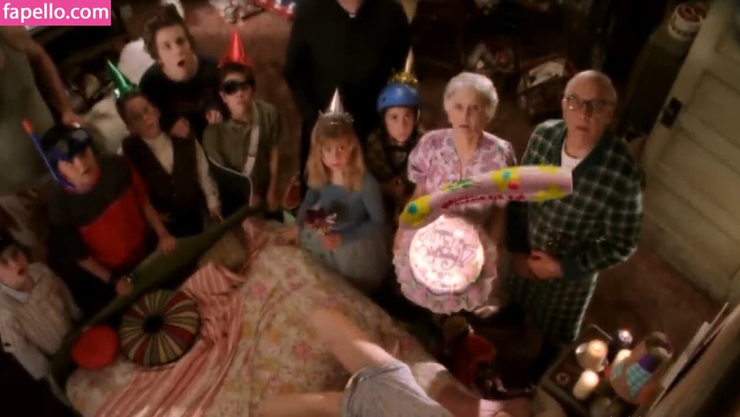 Chyler Leigh Nude  Leaks 6 Photos