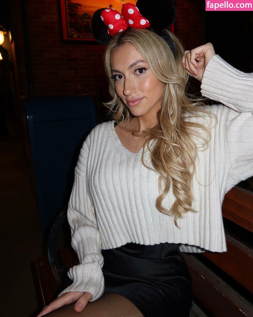 Clara Gomez Nude  Leaks 12 Photos