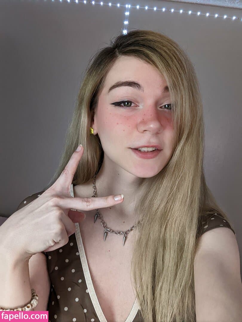 Cloudy Nude OnlyFans Leaks 2 Photos