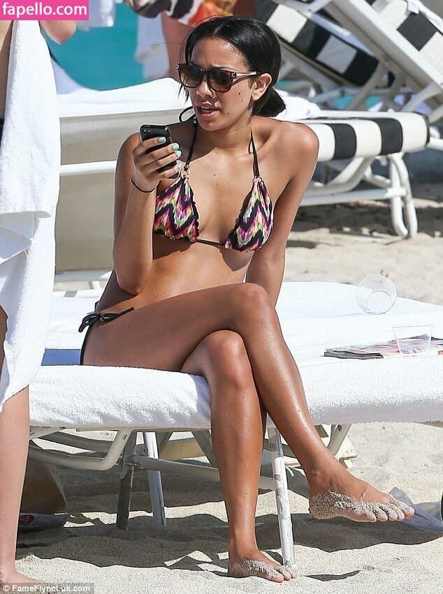 Corinne Foxx Nude  Leaks 12 Photos