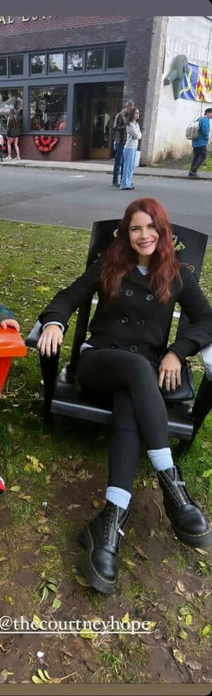 Courtney Hope Nude OnlyFans Leaks 3 Photos