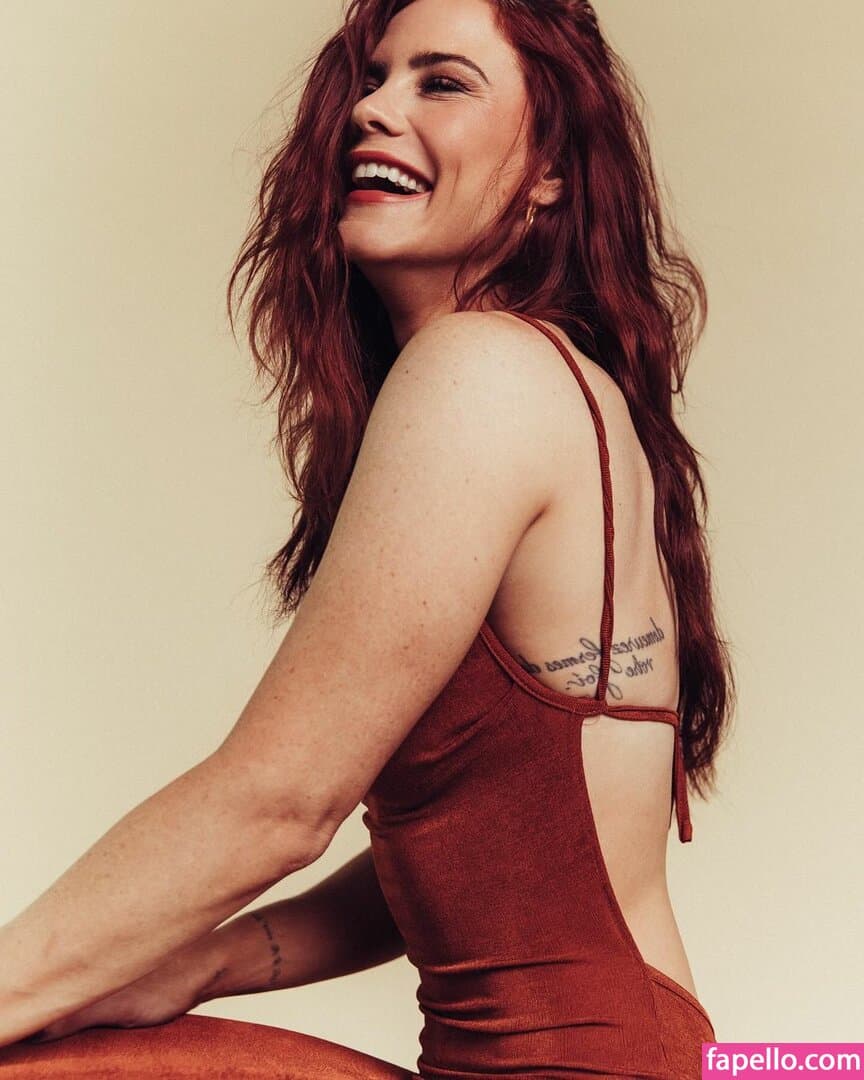 Courtney Hope Nude OnlyFans Leaks 6 Photos