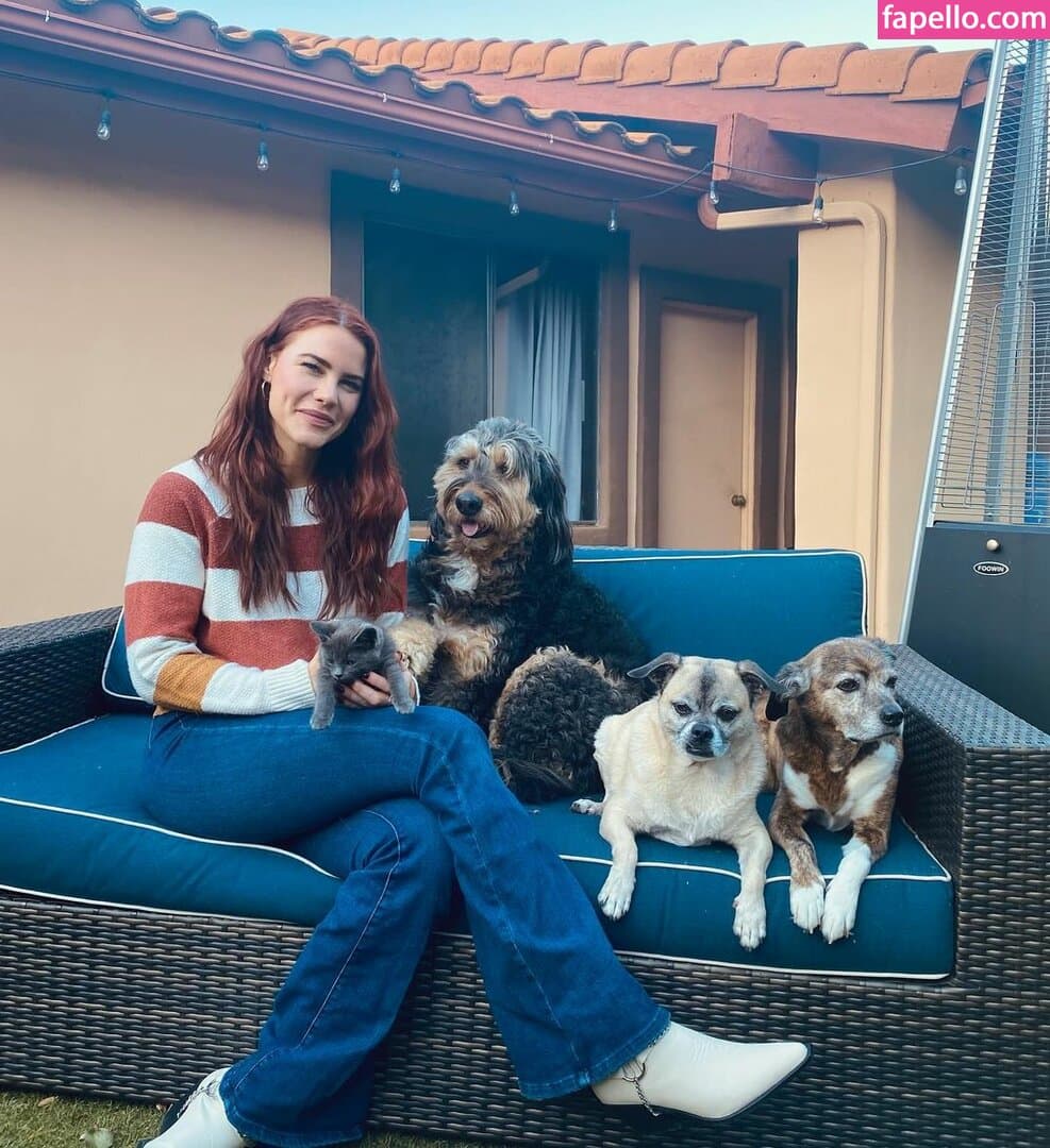 Courtney Hope Nude OnlyFans Leaks 6 Photos