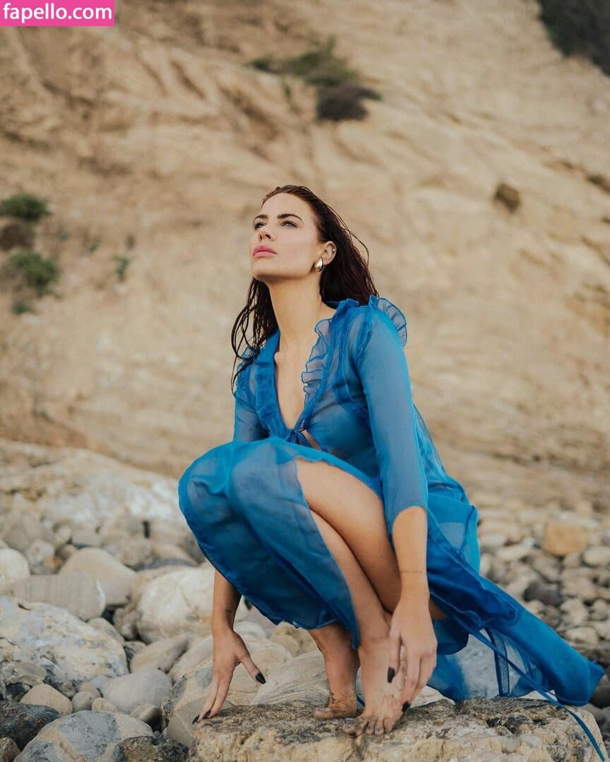 Courtney Hope Nude OnlyFans Leaks 7 Photos