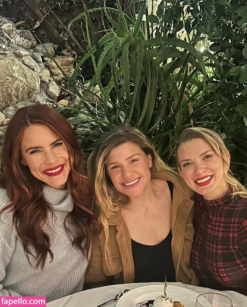 Courtney Hope Nude OnlyFans Leaks 7 Photos