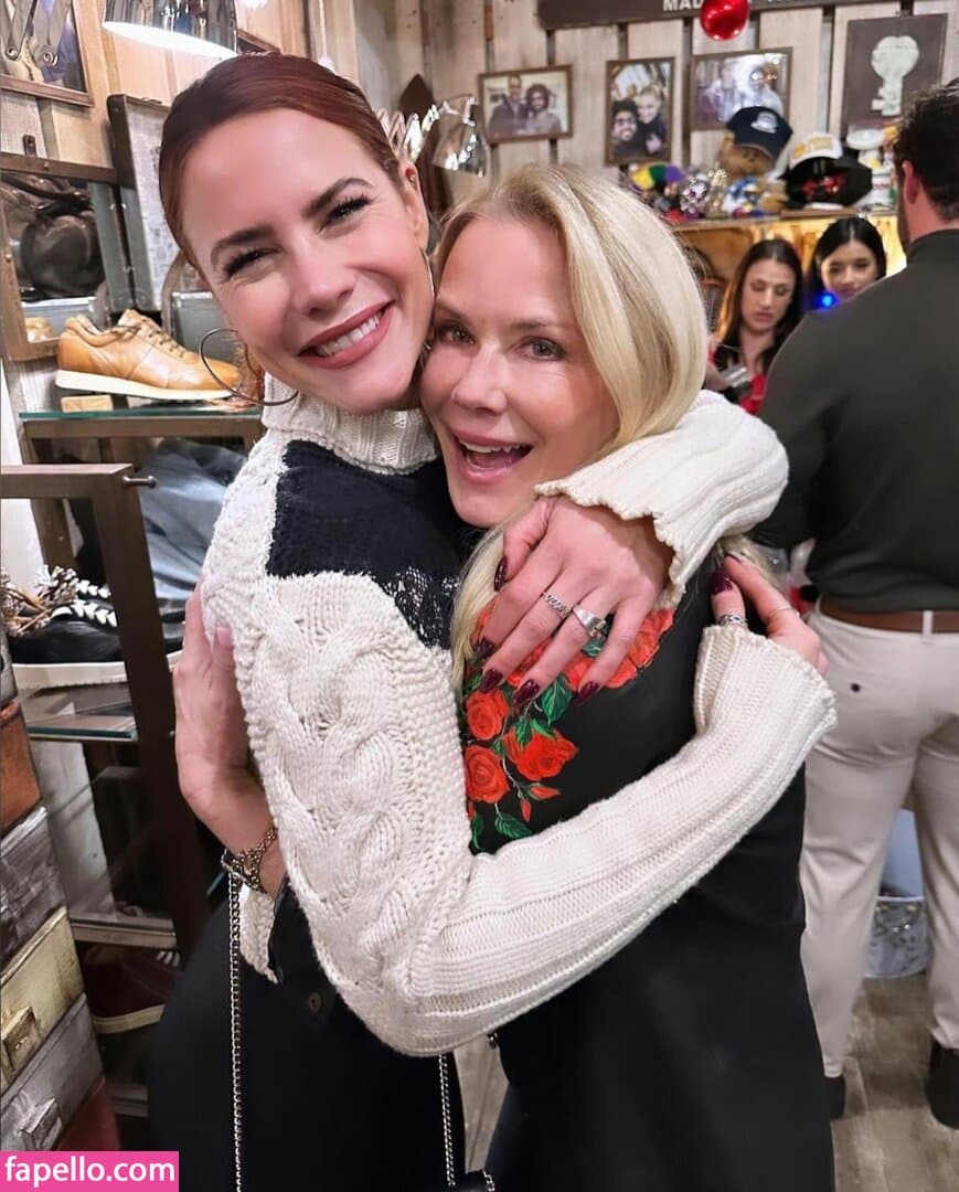 Courtney Hope Nude OnlyFans Leaks 7 Photos