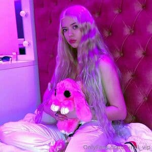 Click to view full size cyndi_vip Nude Leaks 15 Photos