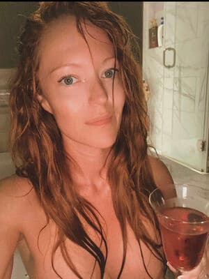 Dakota Blushing Nude  Leaks 4 Photos