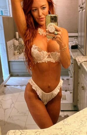 Dakota Blushing Nude  Leaks 5 Photos