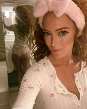 Dakota Blushing Nude  Leaks 8 Photos