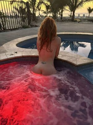 Dakota Blushing Nude  Leaks 8 Photos